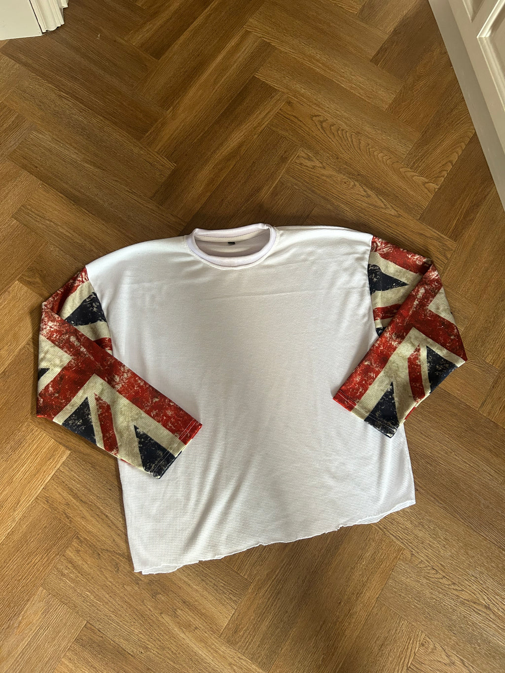 Cropped distressed uk longsleeve
