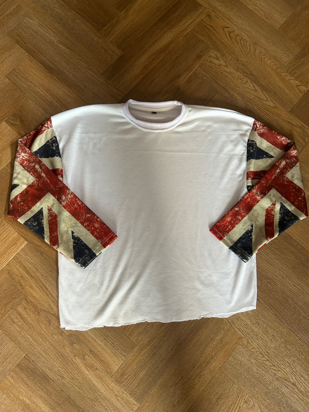 Cropped distressed uk longsleeve